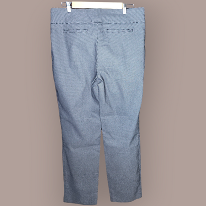 Dark grey small checks pants, detail view