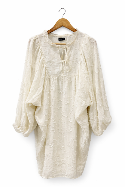 Off-white dress with lining