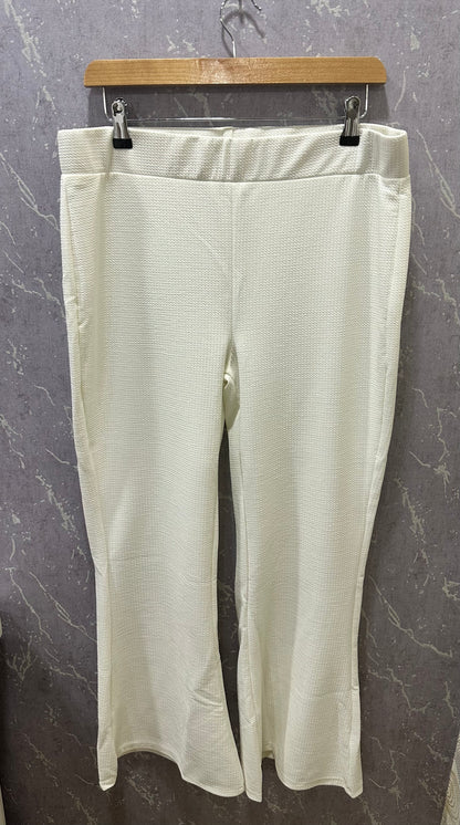 White anti-wrinkle bell bottoms – product view
