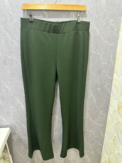 Olive anti-wrinkle bell bottoms – product view