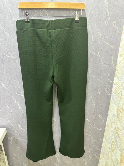 Olive anti-wrinkle bell bottoms – product view