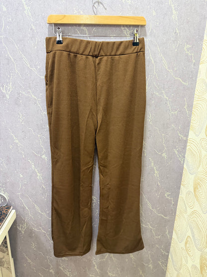 Brown ribbed flare pants – product view